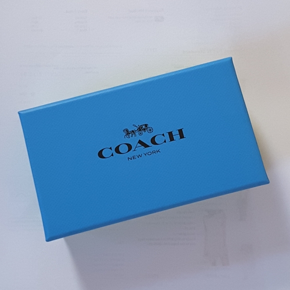 Coach Leather Flower Key Fob Bag Charm Dk Pink NWT - Picture 9 of 10